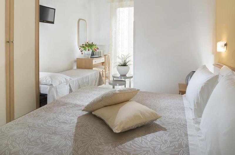 רימיני Hotel Bellerofonte מראה חיצוני תמונה