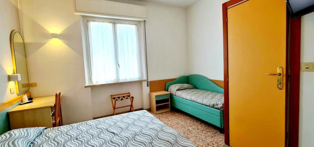 רימיני Hotel Bellerofonte מראה חיצוני תמונה