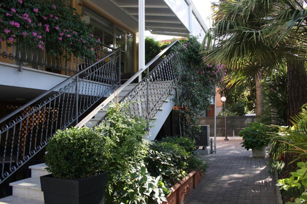 רימיני Hotel Bellerofonte מראה חיצוני תמונה
